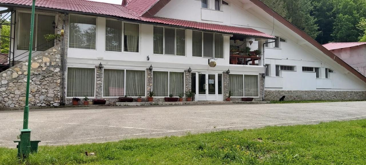 Hotel Turist Resita Exterior foto