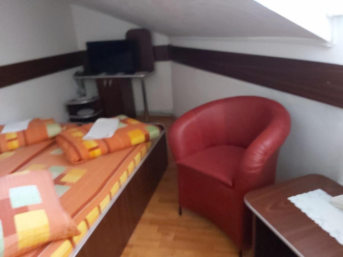 Hotel Turist Resita Exterior foto